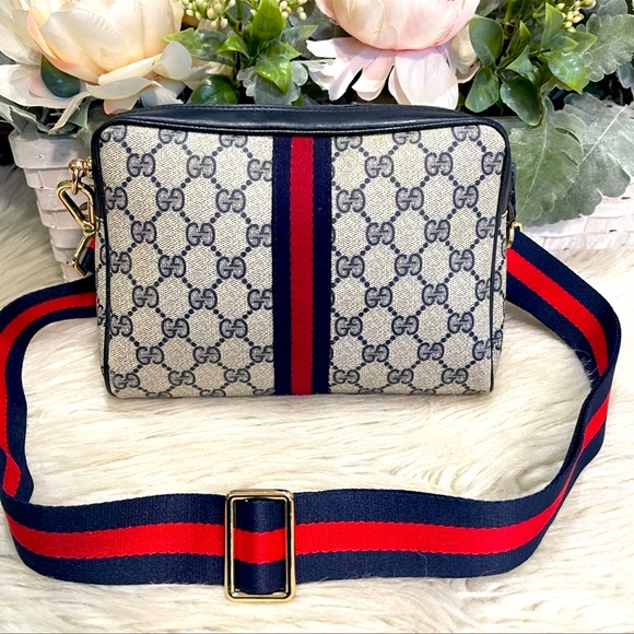 Gucci Handbags - Authentic Gucci Monogram bag